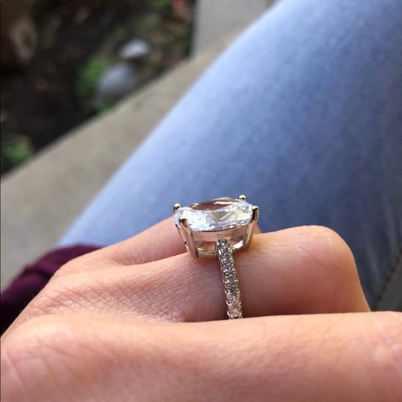 New Big Oval 925 Silver Elegant Diamond Ring - Picture 7 of 11
